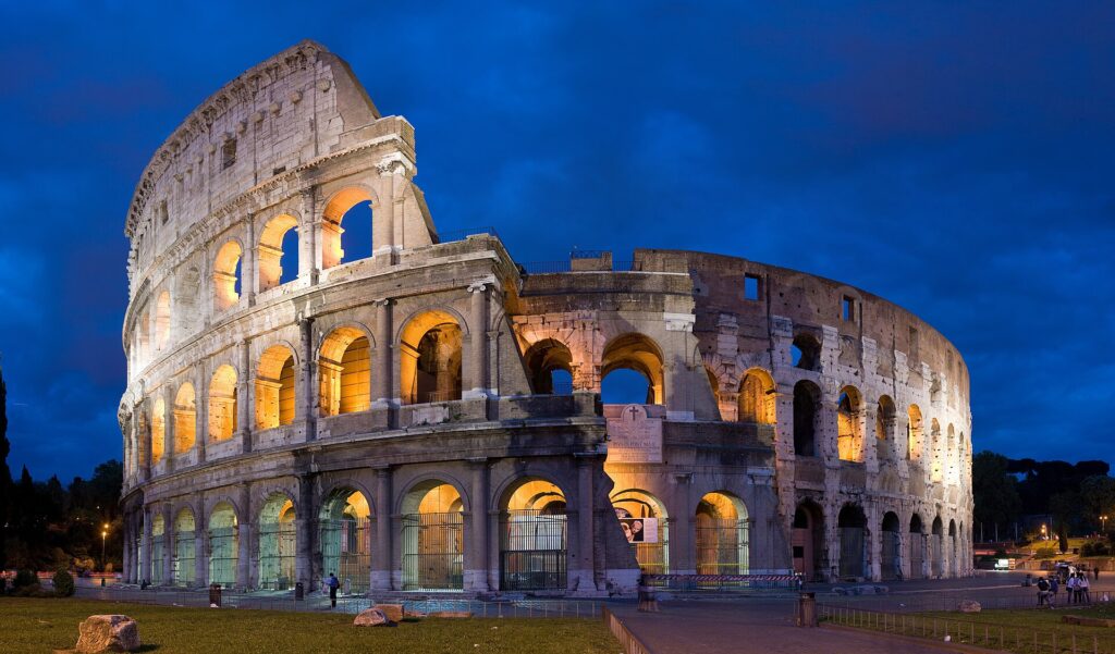 Coliseo de Roma visto desde el exterior